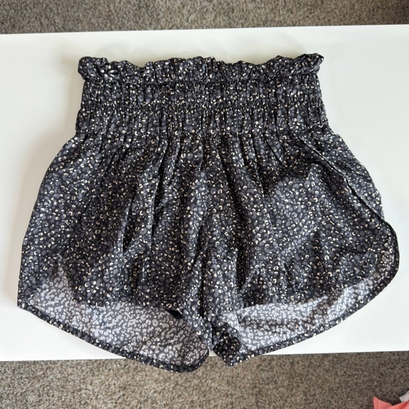 Free People Movement Black and White Patterned Shorts 🔥CLEAR THE CLOSET - Picture 4 of 6